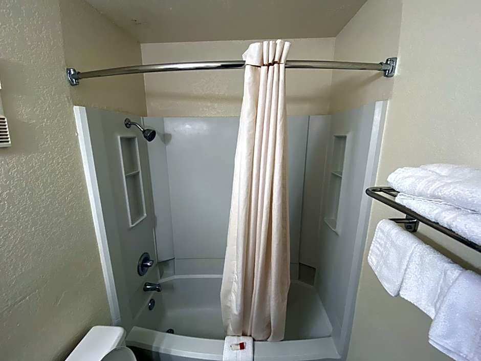 Simple Rewards Inn