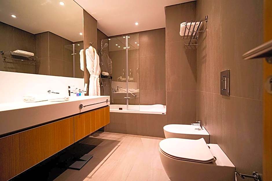 Monot Suites