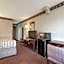 Econo Lodge Inn & Suites El Paso