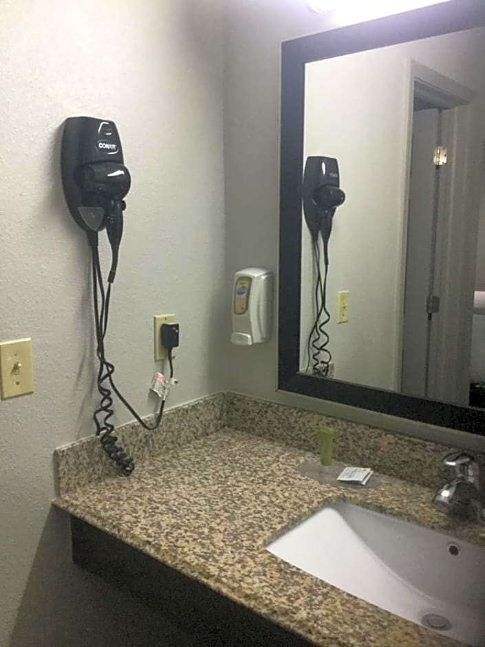 Muskogee Inn and Suites