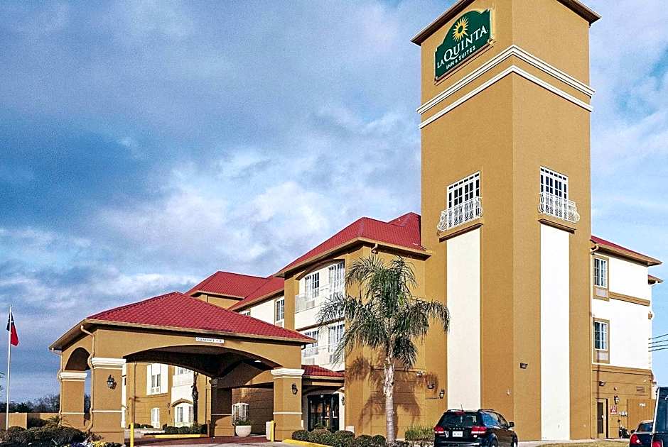 La Quinta Inn & Suites by Wyndham Houston Hobby Airport