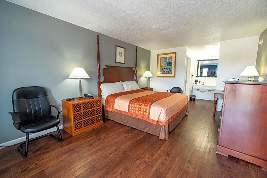 American Inn & Suites Russellville