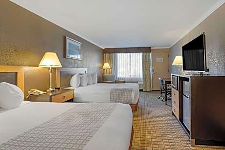 Accessible - 2 Queen Mobility Accessible Bathtub Non-Smoking Continental Breakfast