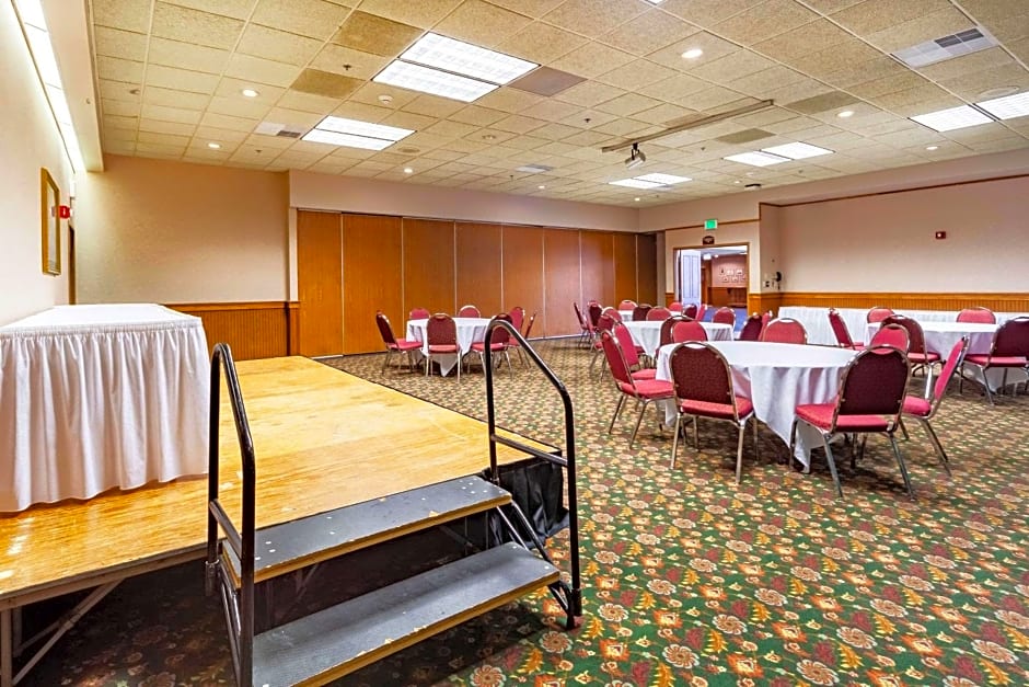 Quality Inn and Conference Center I-80 Grand Island