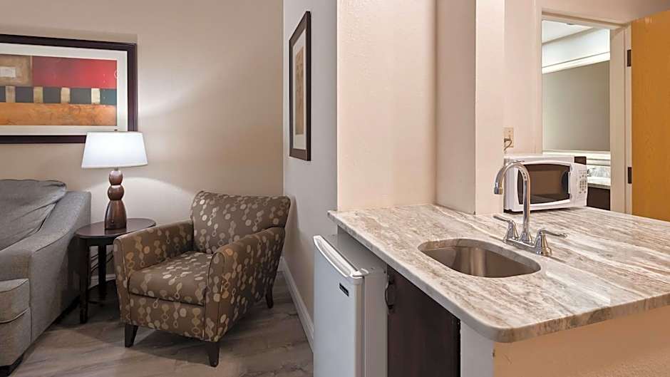 Best Western Plus Ambassador Suites Venice