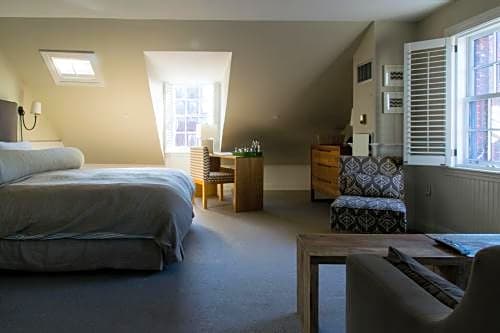 Beacon Hill Hotel