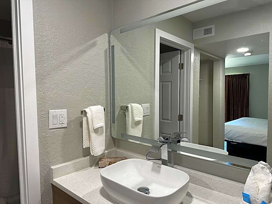 MainStay Suites Springfield South - Battlefield Rd