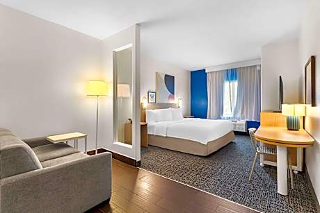1 King Bed Hearing Accessible