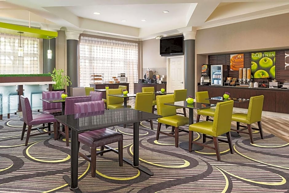 La Quinta Inn & Suites by Wyndham Westport