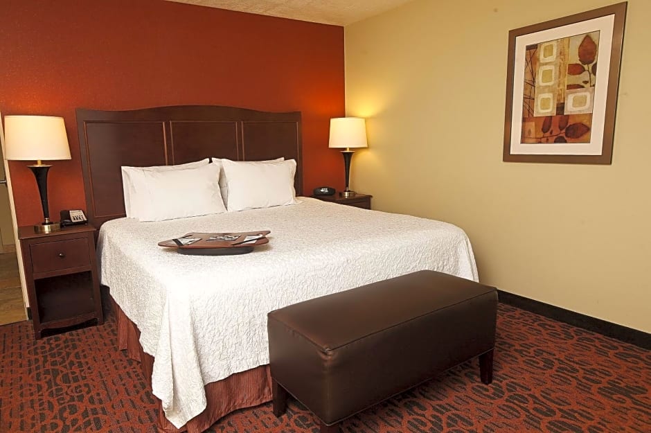Hampton Inn By Hilton & Suites Fargo