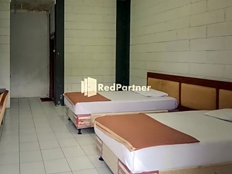 Kampung Resort Pertiwi RedPartner