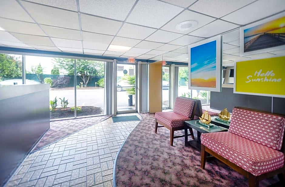 Days Inn by Wyndham Hicksville Long Island