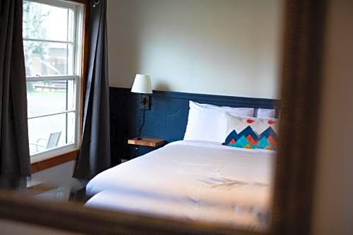Sisters Motor Lodge