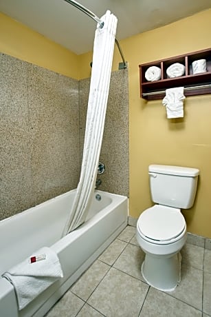Americas Best Value Inn - Wichita West / Airport - Alojamientos en WICHITA