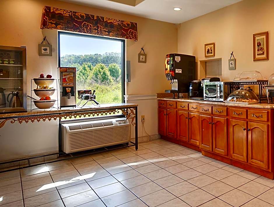Best Western Plus Bass Hotel & Suites
