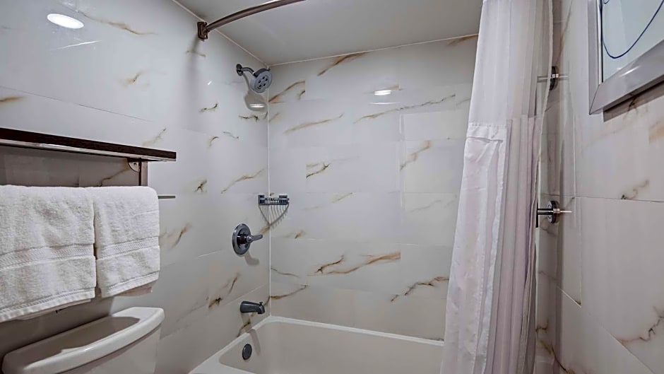 SureStay Plus Hotel by Best Western Sacramento Cal Expo