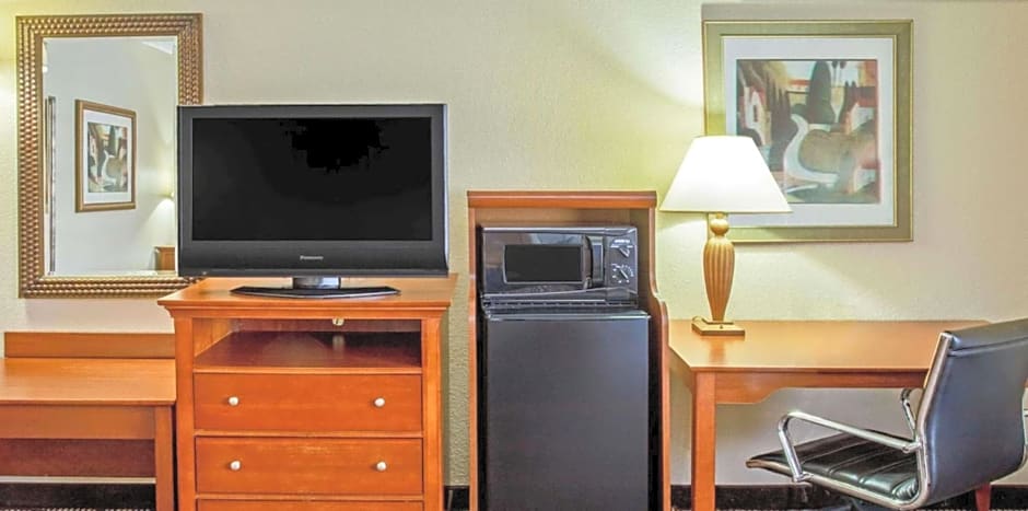 La Quinta Inn & Suites by Wyndham Minneapolis-Minnetonka