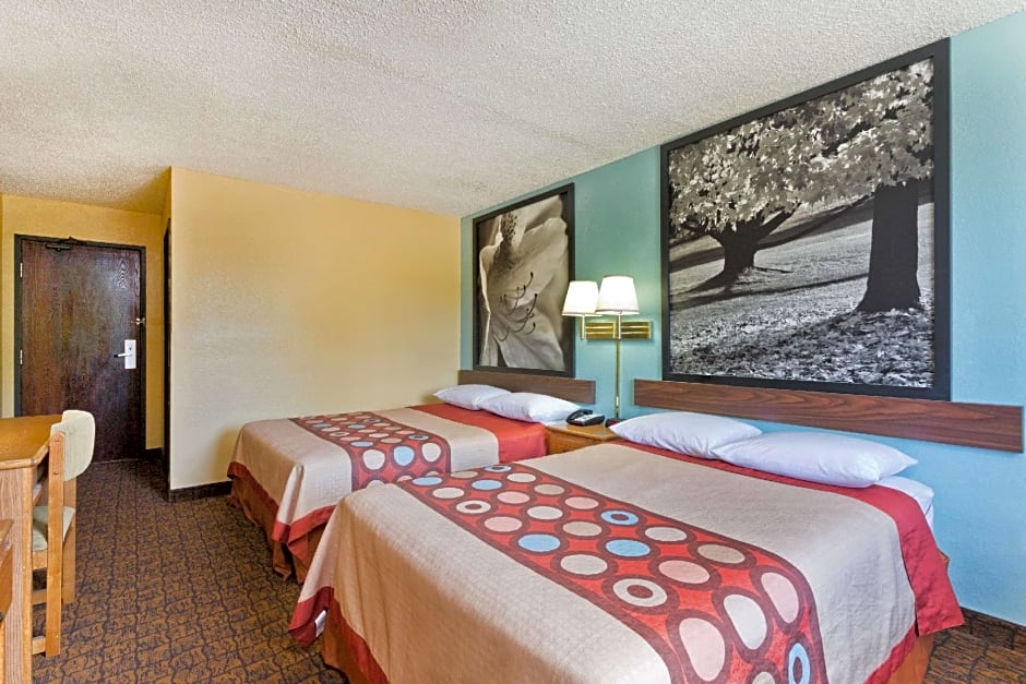 Super 8 by Wyndham Lexington Park/California Area