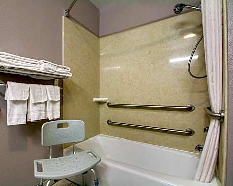 2 Queen Beds, Nonsmoking, Accessible