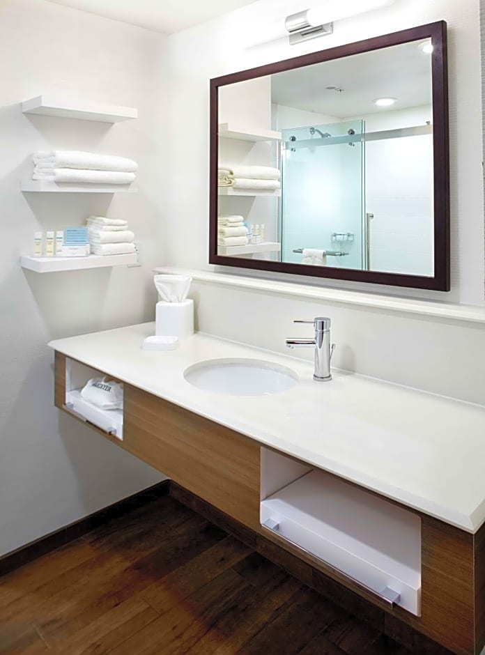 Hampton Inn By Hilton and Suites Pittsburgh/Settlers Ridge, PA
