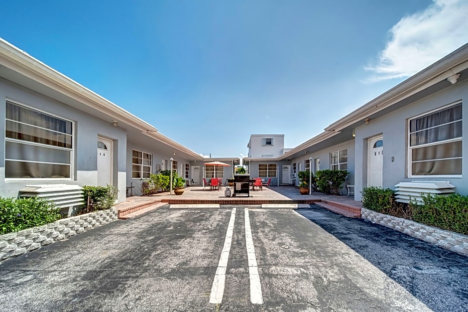 Silver Spray Motel