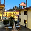 Studio City Court Yard Hotel