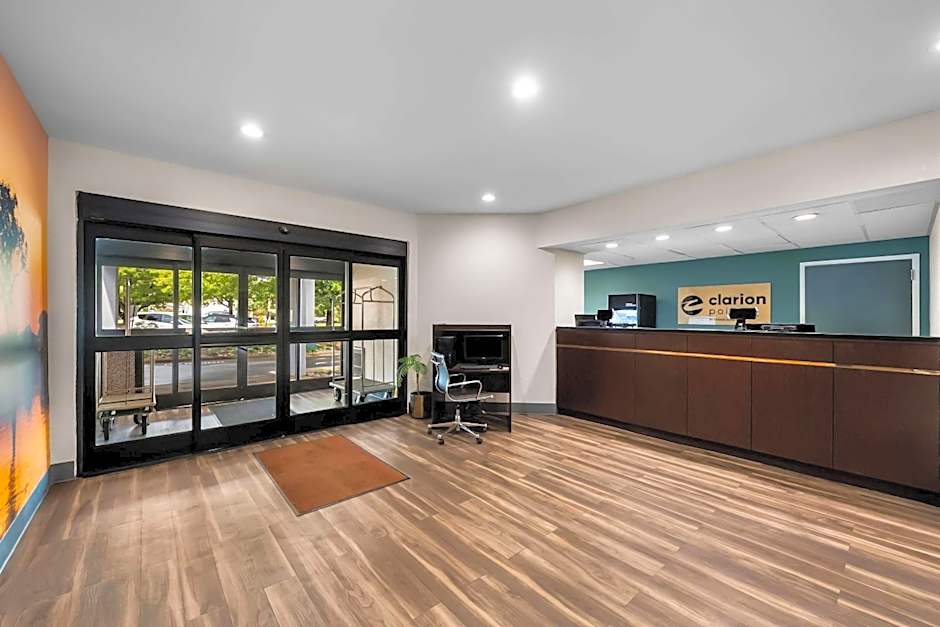 Clarion Pointe Apex - Holly Springs