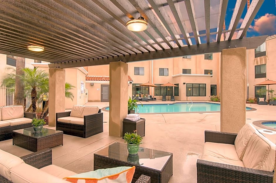 Holiday Inn Express Hotel & Suites Carlsbad Beach