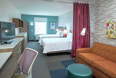 Queen Studio with Two Queen Beds - Non-Smoking