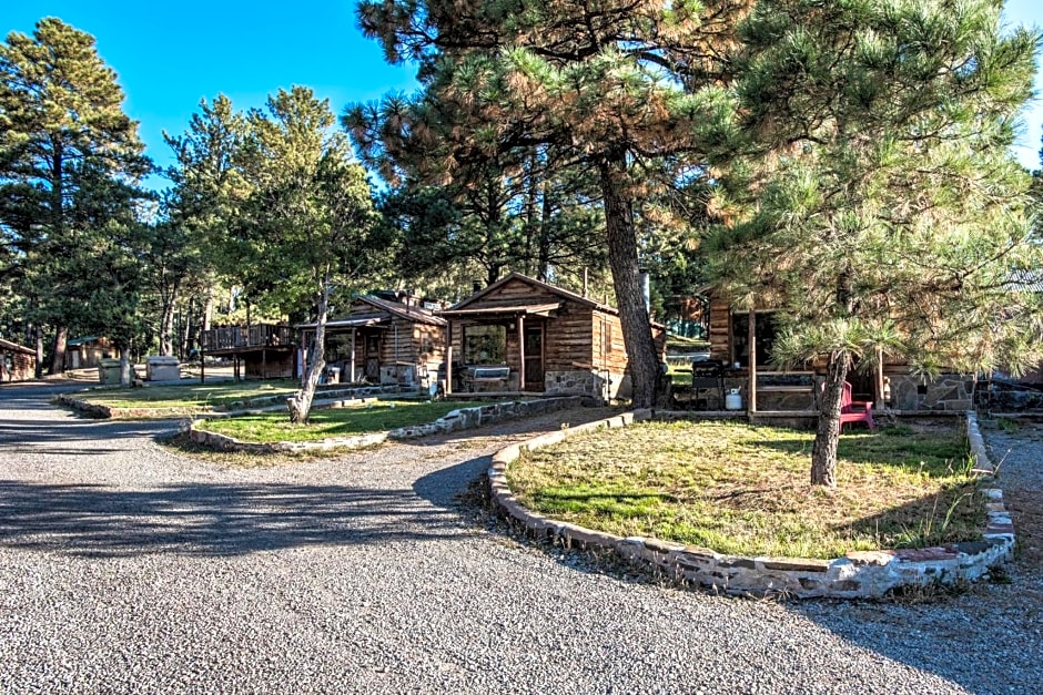 Apache Village 7, Queen Bed, Midtown, Sleeps 2