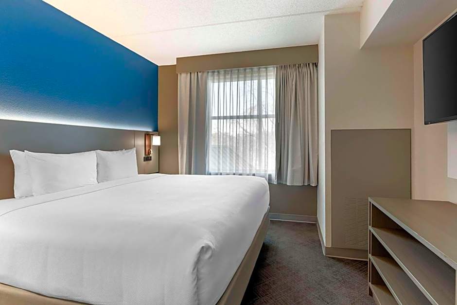 Comfort Inn & Suites Cuyahoga Falls - Akron