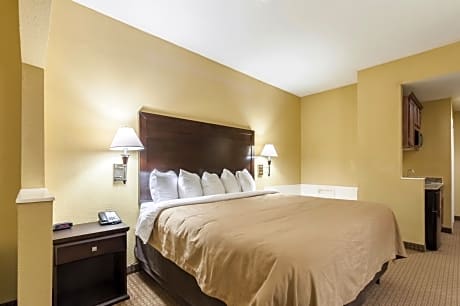 1 King Bed, Smoking