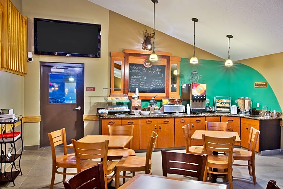 AmericInn by Wyndham Grand Forks