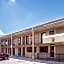 Super 8 by Wyndham Camp Springs/Andrews AFB DC Area