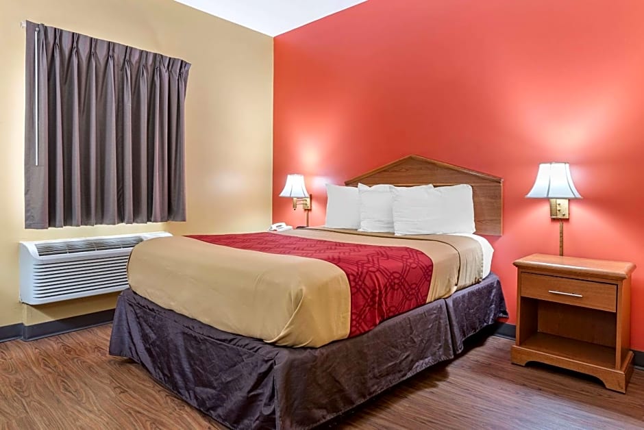 Econo Lodge Louisville Airport