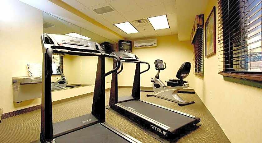 Country Inn & Suites by Radisson, St. Cloud East, MN