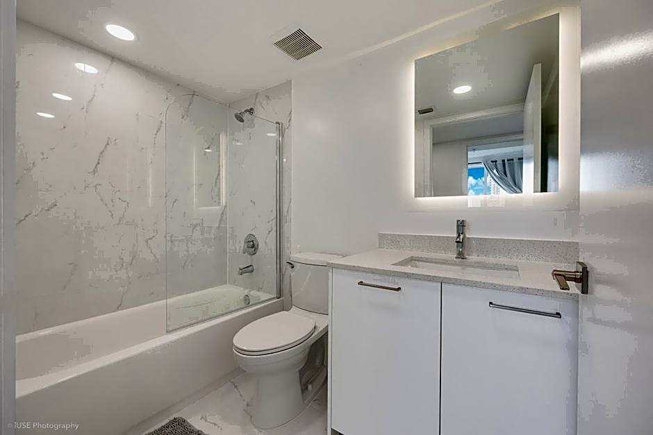 Lux 3BR City-View Retreat in Hollywood, 5th Floor