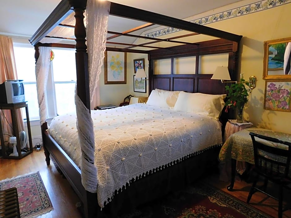 Cliff Crest Inn