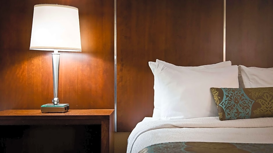 Best Western Plus Airport Inn And Suites