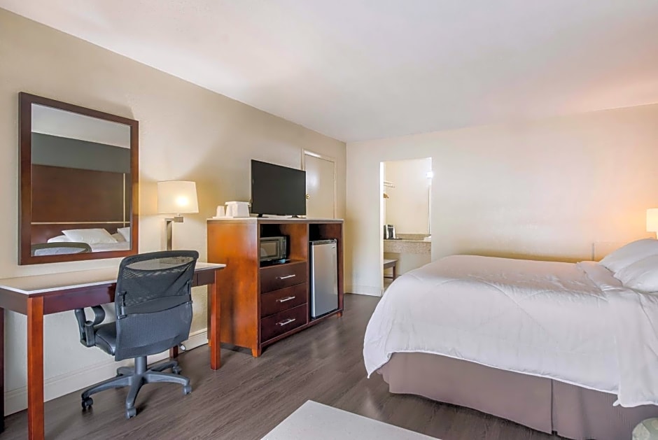 SureStay Hotel by Best Western Sarasota Lido Beach