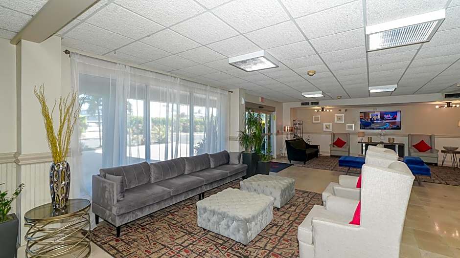 Sarasota Cay Club #612 - Heated Pool, Bunk Beds, Huge TV, Tiki Bar, More!