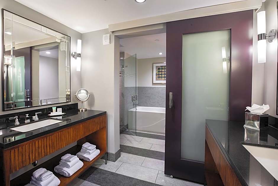 Ambassador Hotel Wichita, Autograph Collection by Marriott