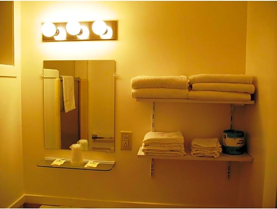 Golden West Motel