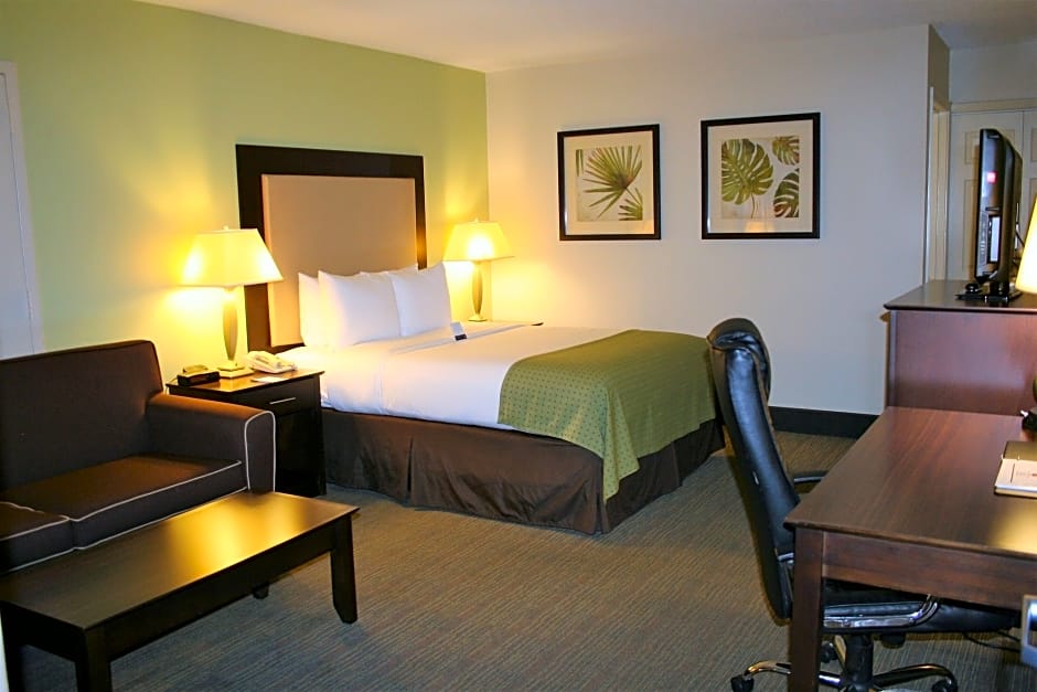 Clarion Inn & Suites Conference Center