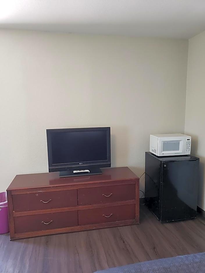 Classic Inn and Suites