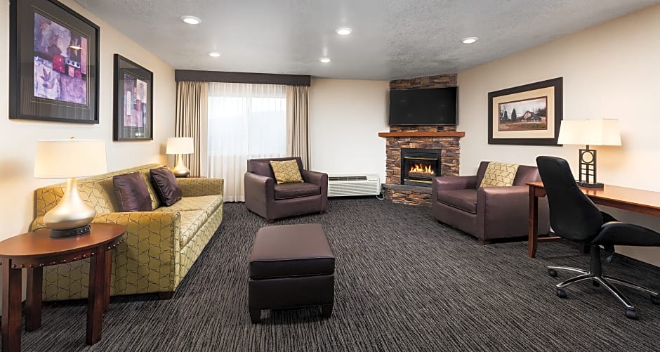 Best Western Plus Landmark Inn