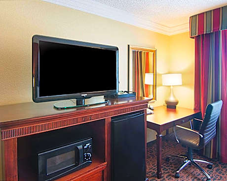 2 Queen Beds, Business Room, Suite, Nonsmoking