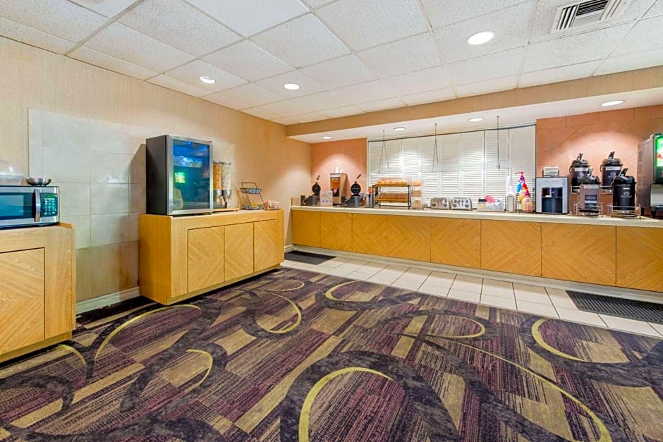 La Quinta Inn & Suites by Wyndham Fort Lauderdale Cypress Creek