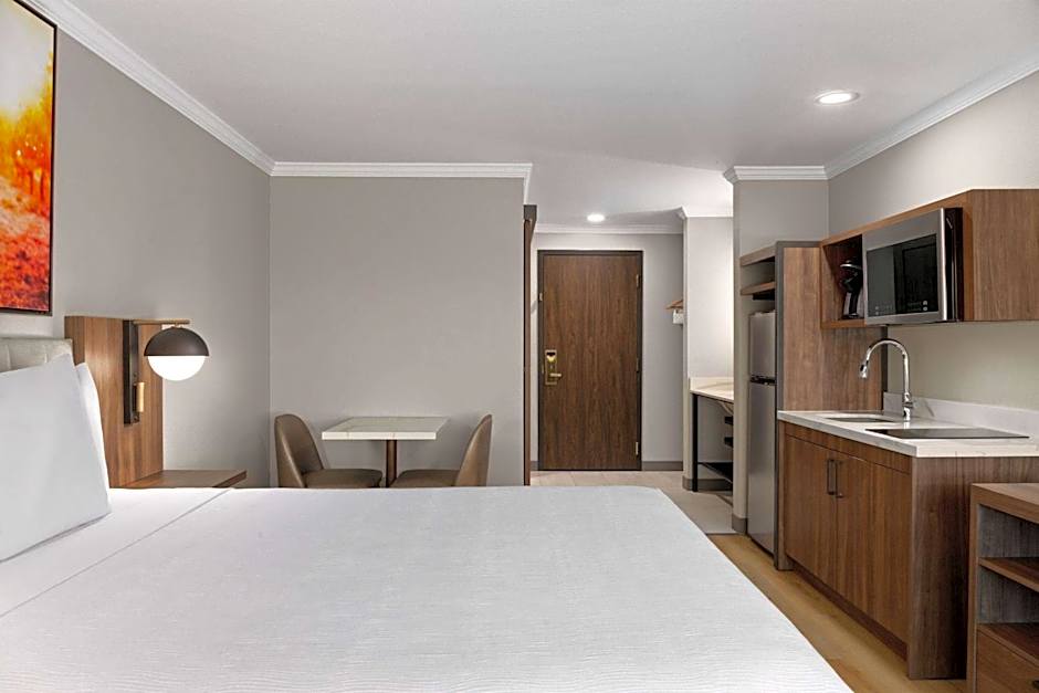 La Quinta Inn & Suites by Wyndham Yakima Downtown