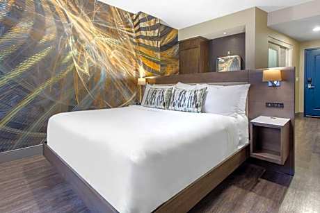 King Room with City View - Non Smoking